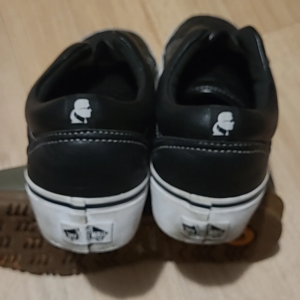Vans x Karl Lagerfeld Old Skool Laceless Leather Platform Sneakers - Picture 5 of 8